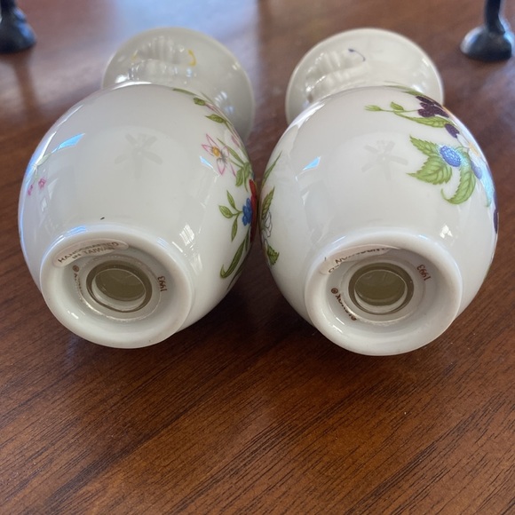 Vintage 1993 Lenox Orchard Salt and Pepper Shakers. $8 - Picture 4 of 4